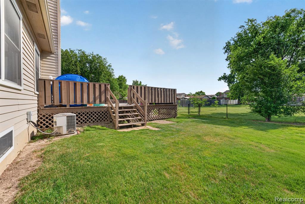 27681 MILL CREEK Drive, Brownstown, MI 48183 — Photo 29