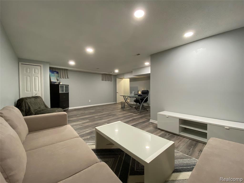 49435 Plymouth Way, Plymouth, MI 48170 — Photo 20