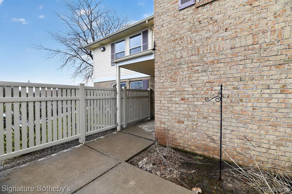 61031 Greenwood Drive, South Lyon, MI 48178 — Photo 33