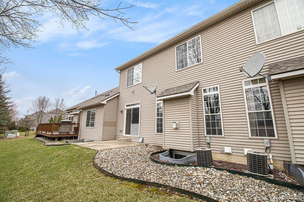 5535 GALLERY PARK Drive, Ann Arbor, MI 48103 — Photo 27