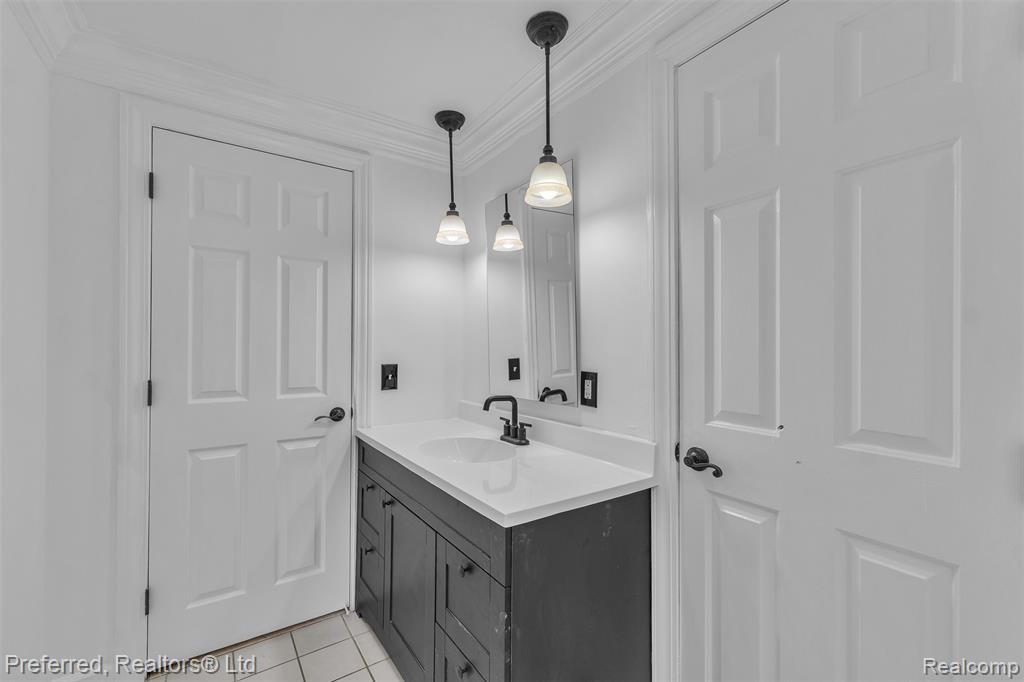 9366 Wild Oaks Circle, South Lyon, MI 48178 — Photo 20