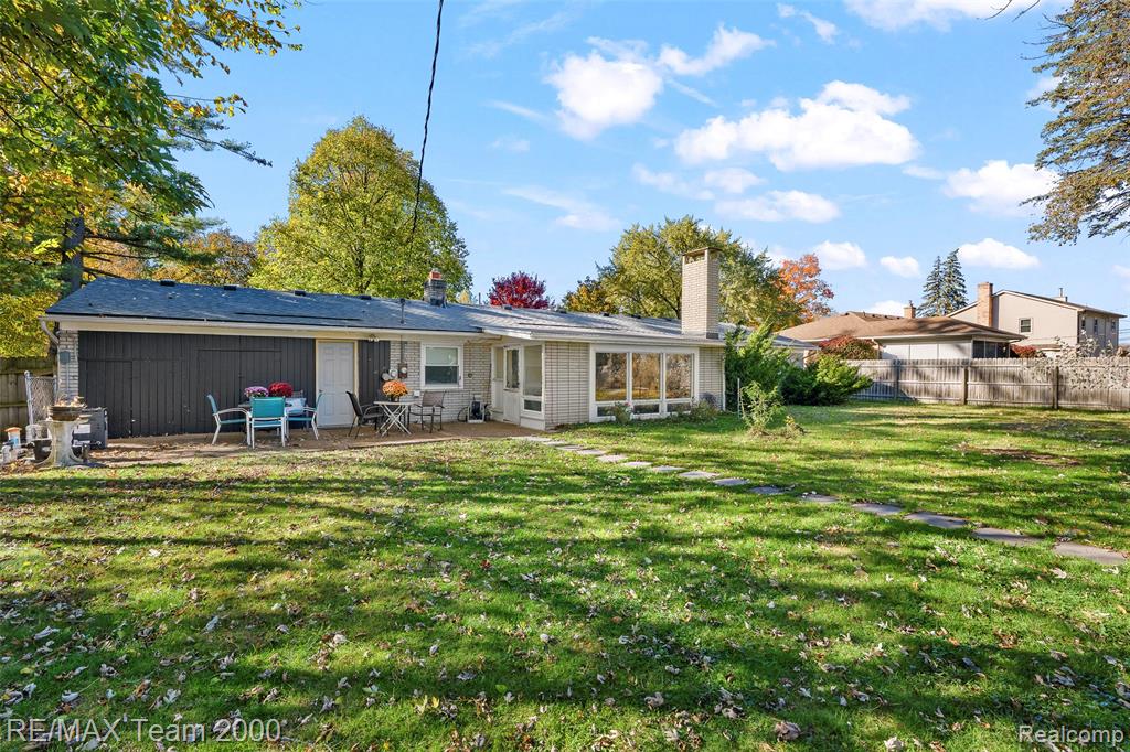 23044 Lake Way, Farmington, MI 48336 — Photo 8