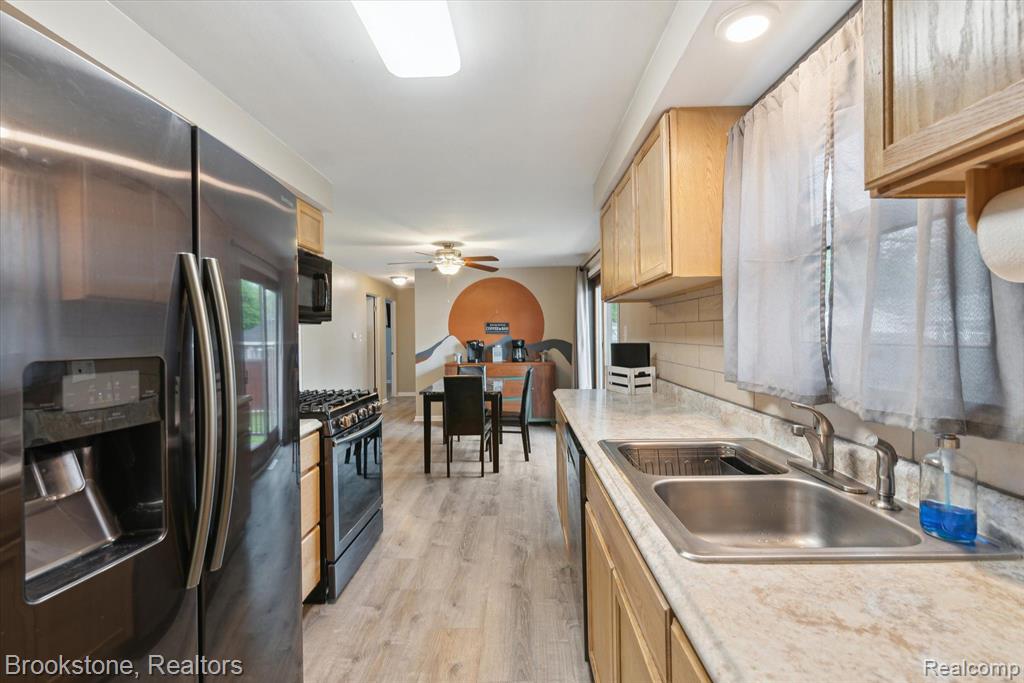 6015 Margaret Street, South Rockwood, MI — Photo 11