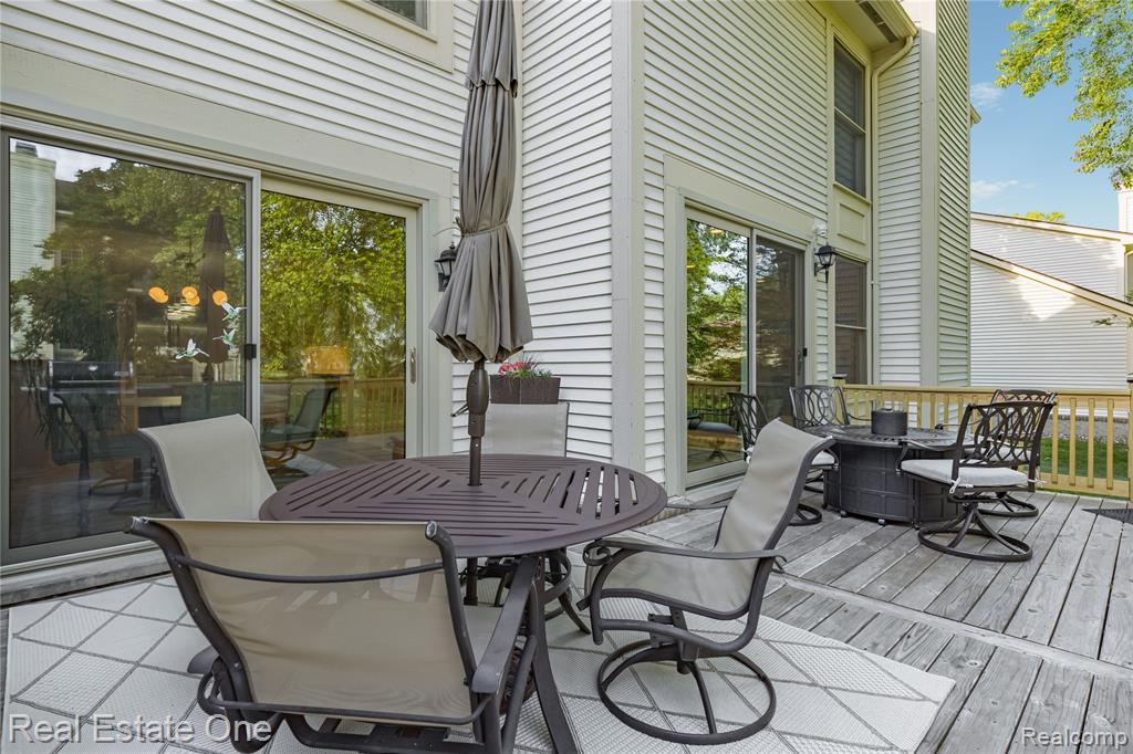 7105 Winding Brook Court, West Bloomfield, MI — Photo 12