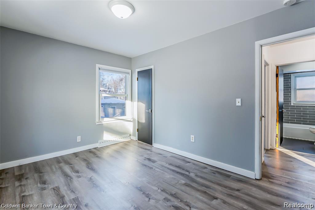 4383 Green Lake Road, West Bloomfield, MI 48323 — Photo 15