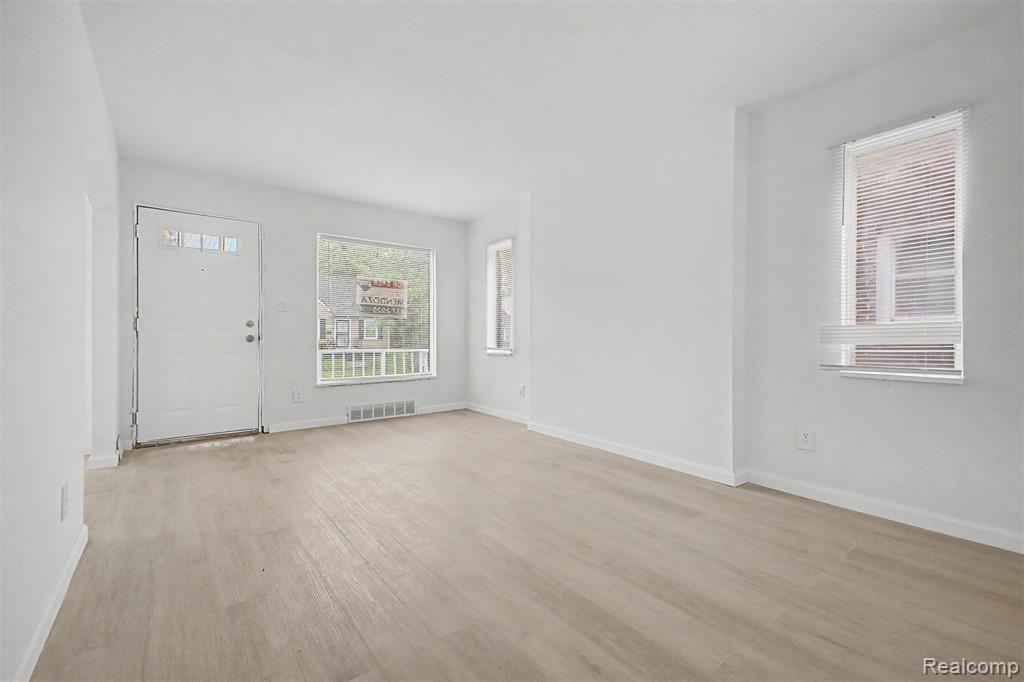 8849 Whitcomb Street, Detroit, MI 48228 — Photo 8