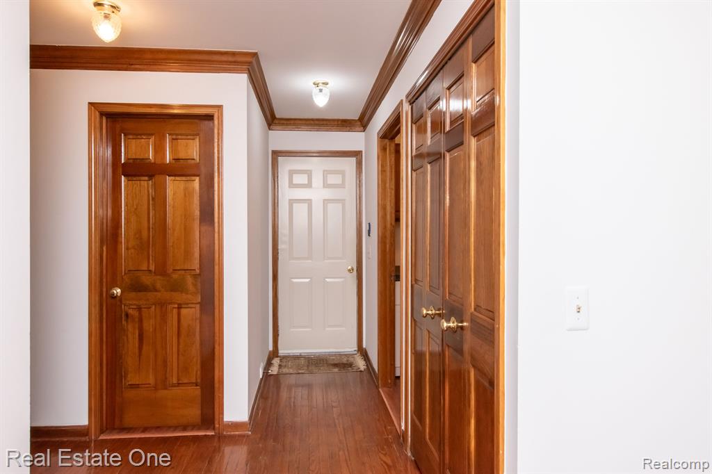 5201 CROWFOOT Drive, Troy, MI 48085 — Photo 28