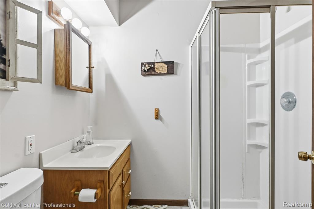4904 Lake Grove Drive, White Lake, MI 48383 — Photo 27