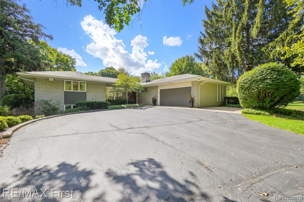 4415 Chisholm Trail, Bloomfield Hills, MI 48301 — Photo 55