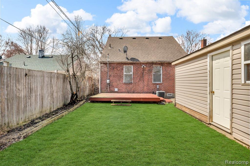 8001 JACKSON Street, Taylor, MI 48180 — Photo 30