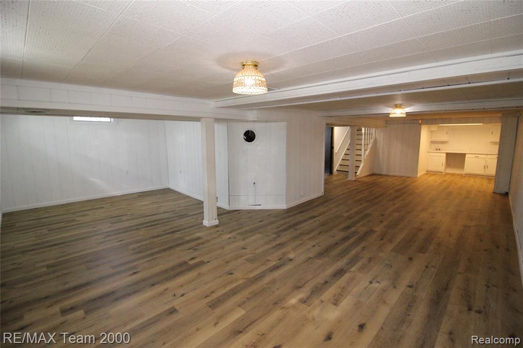 8631 Whitefield Street, Dearborn Heights, MI 48127 — Photo 16