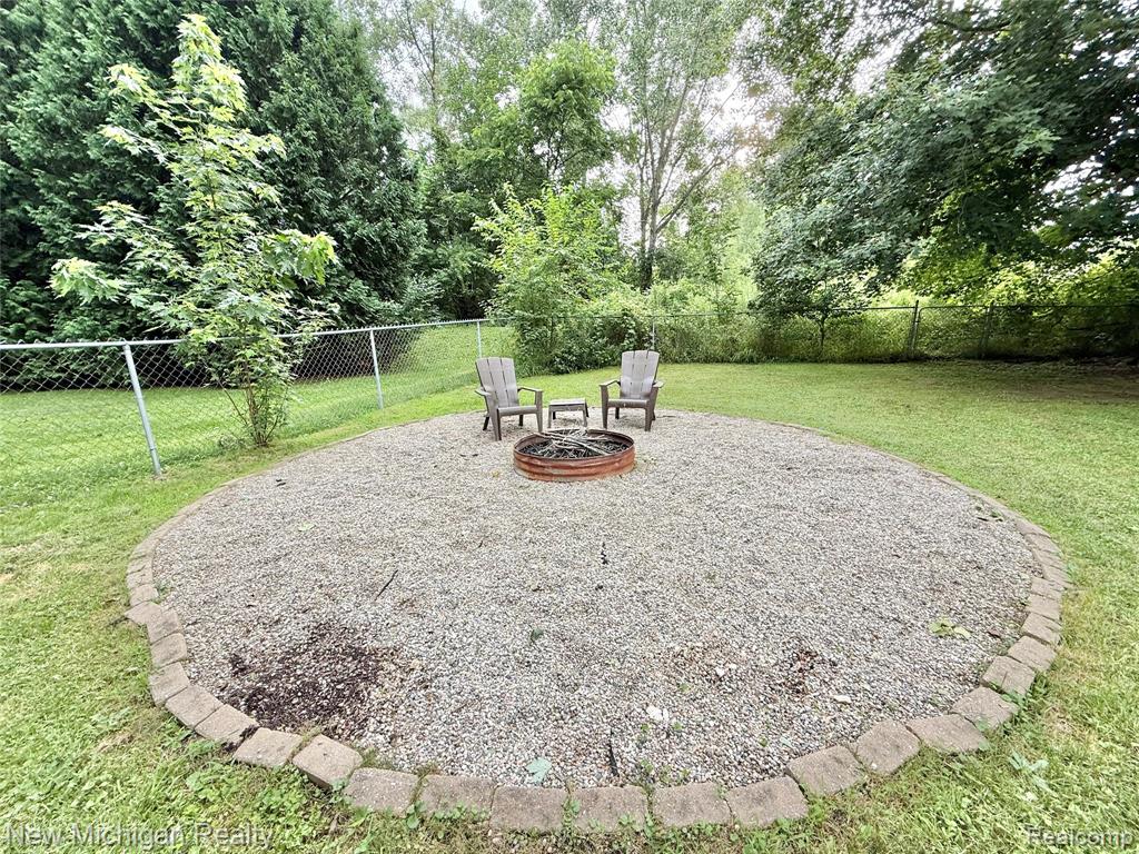 5534 Continental Road, Grand Blanc, MI 48439 — Photo 5