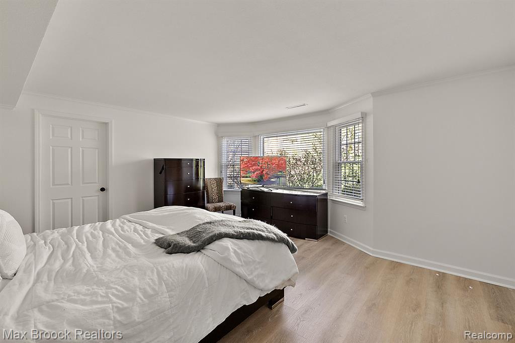 4384 SUNNINGDALE Drive, Bloomfield Hills, MI 48302 — Photo 40
