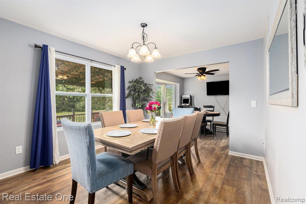 42802 N CUMBERLAND Drive, Van Buren, MI 48111 — Photo 9