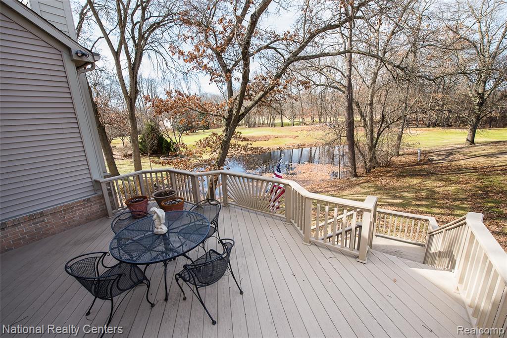 5451 Wentworth Drive, Commerce Twp, MI 48382 — Photo 4