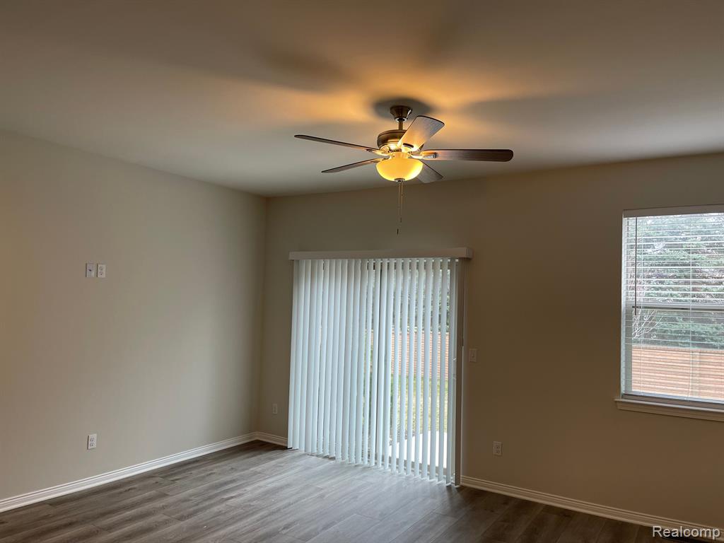 4156 SECLUDED PINES DR, Sterling Heights, MI 48314 — Photo 7
