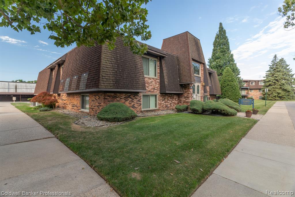 425 Riviera Drive, Saint Clair Shores, MI 48080 — Photo 7