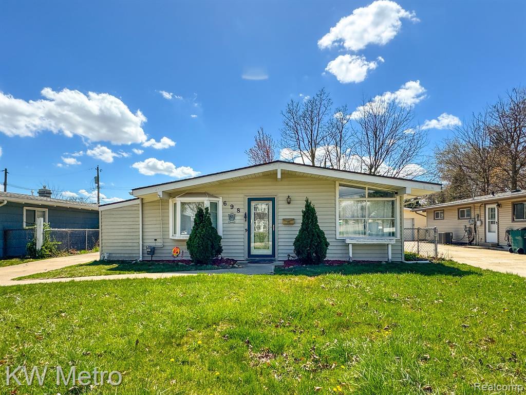 698 GOODALE Avenue, Clawson, MI — front exterior