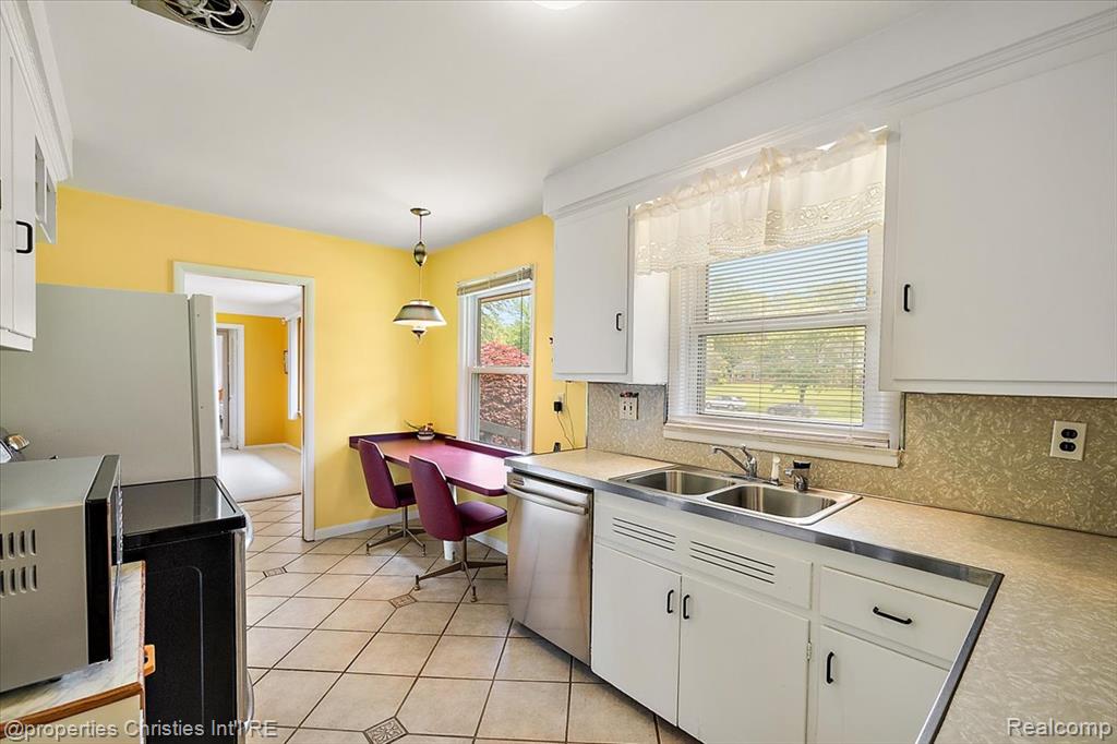 5252 Doherty Drive, West Bloomfield, MI 48323 — Photo 15
