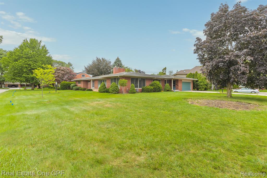 60 MOORLAND Drive, Grosse Pointe Shores, MI 48236 — Photo 63