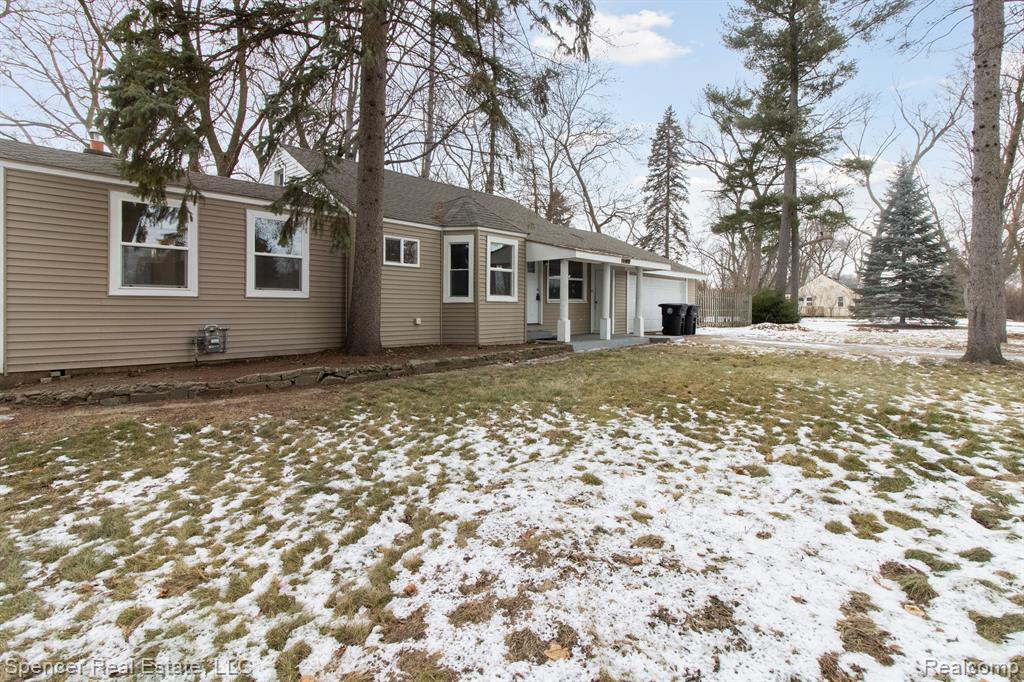 8931 Fremont Street, Livonia, MI 48150 — Photo 4