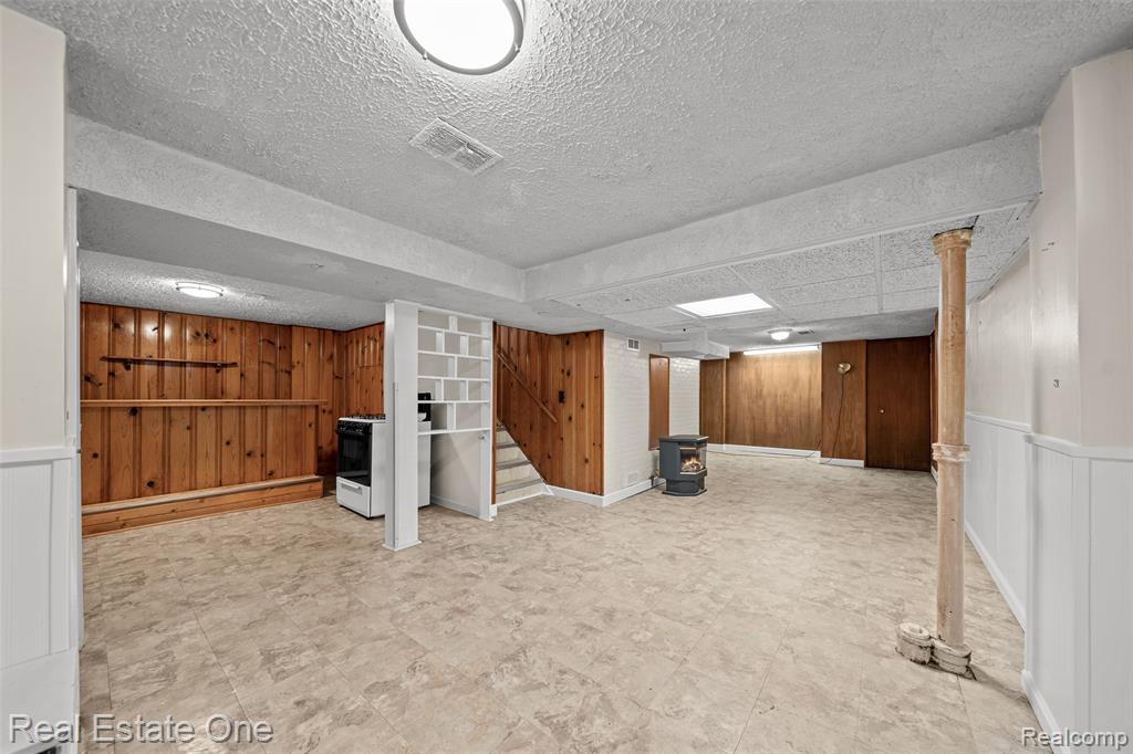 816 N Kenwood Avenue, Royal Oak, MI 48067 — Photo 26
