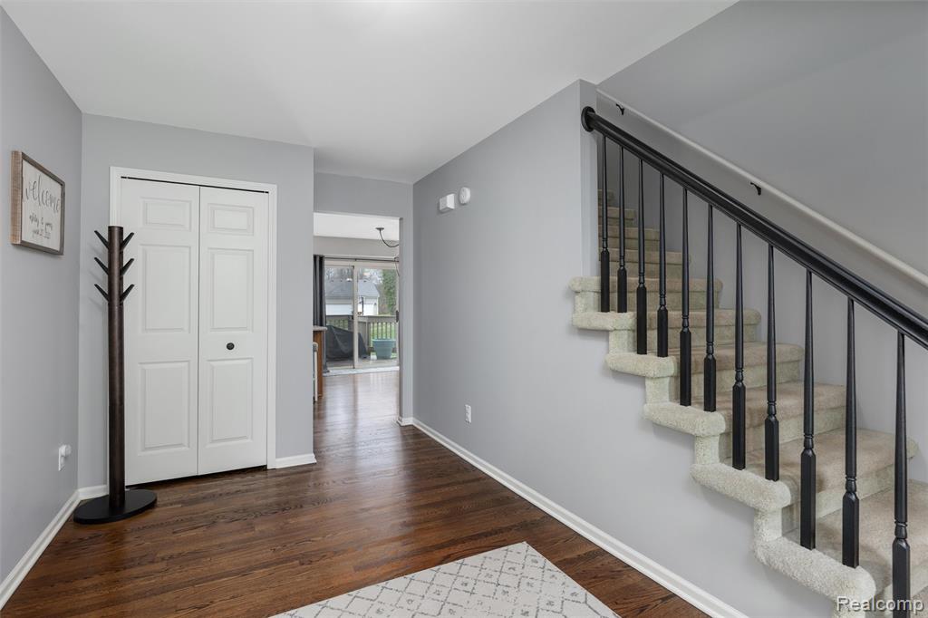 111 Oak Bark Drive, Howell, MI 48843 — Photo 7