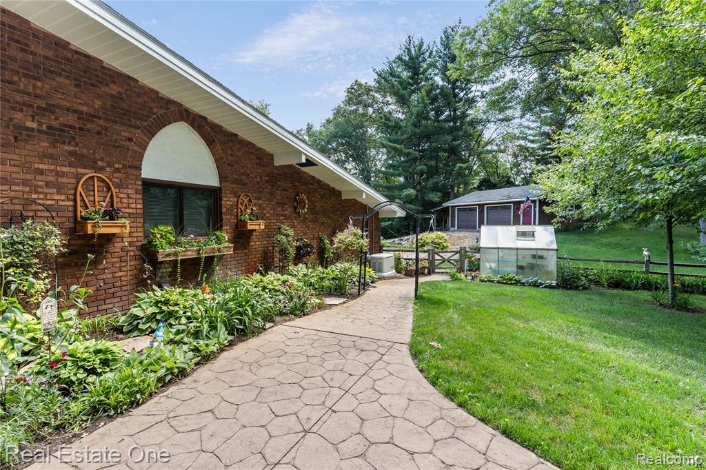 5336 Kensington Road, Brighton, MI 48114 — Photo 48