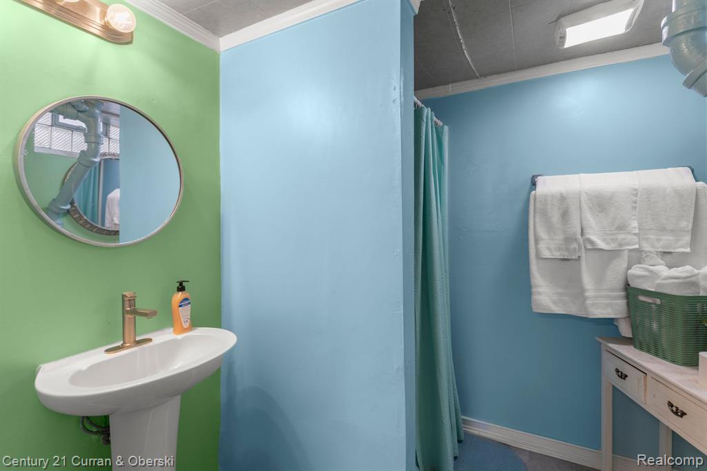 11670 MARLOWE Street, Detroit, MI 48227 — Photo 30
