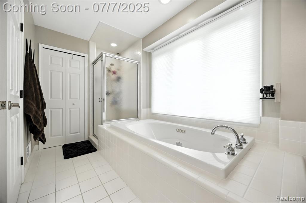7098 Hickory Hollow Circle, Clarkston, MI 48348 — Photo 21