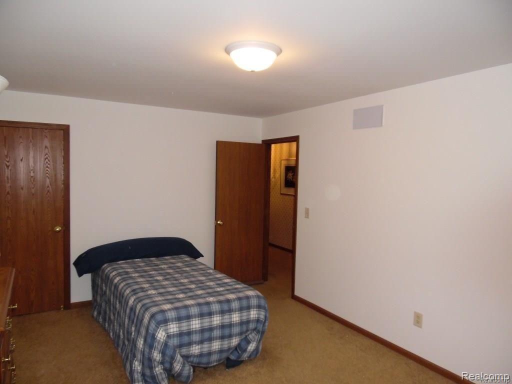 720 SHELLEY Drive, Rochester Hills, MI 48307 — Photo 26