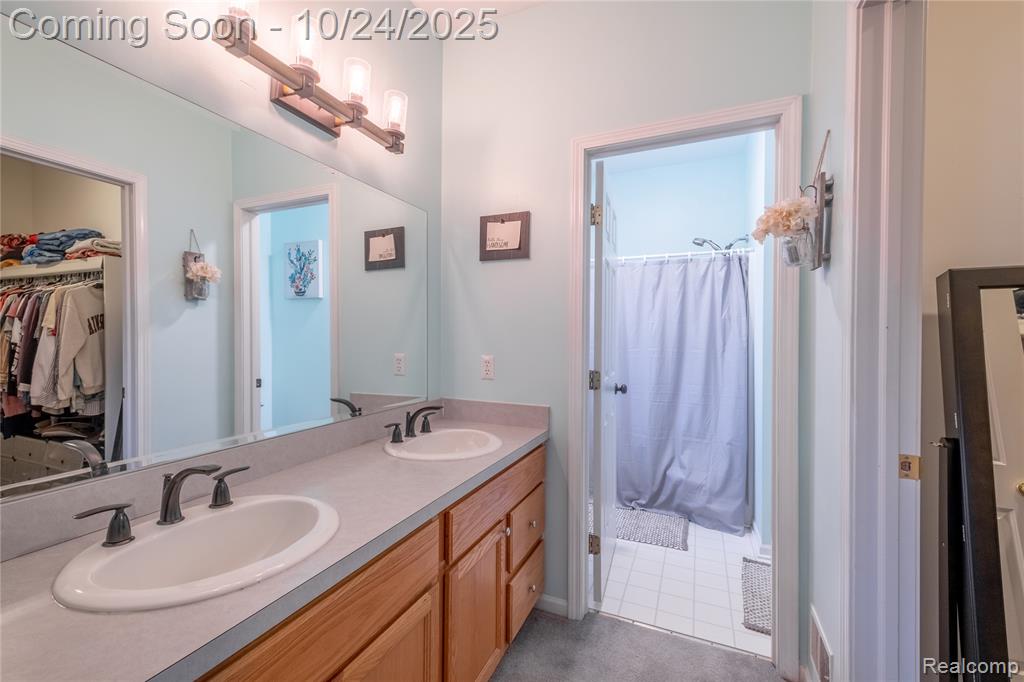 6090 Raphael Court, White Lake, MI 48383 — Photo 17