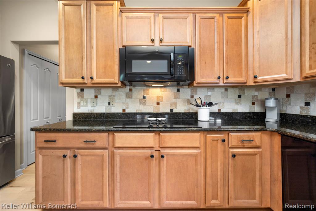 8354 Hummingbird, Commerce Twp, MI 48382 — Photo 31