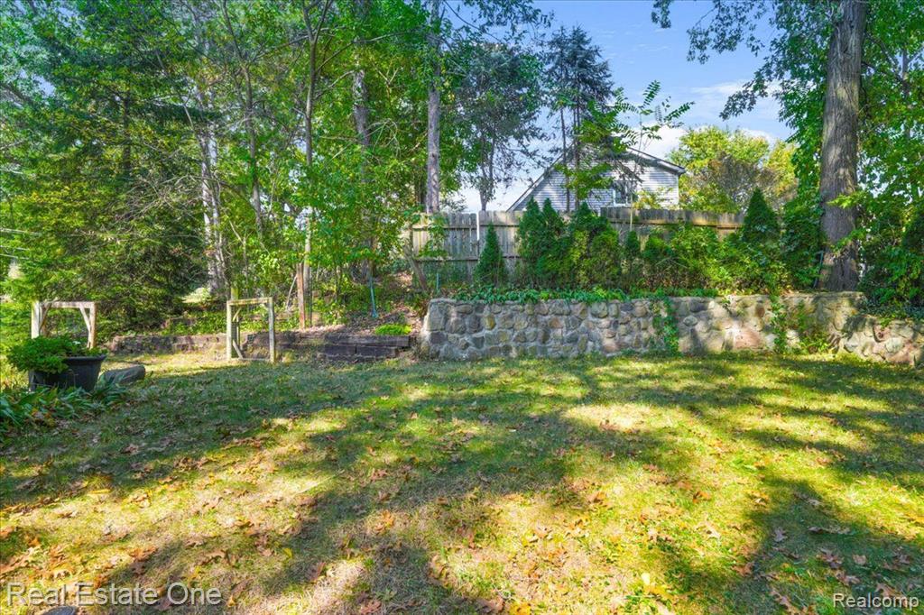 936 RIDGE Road, Lake Orion, MI 48362 — Photo 8