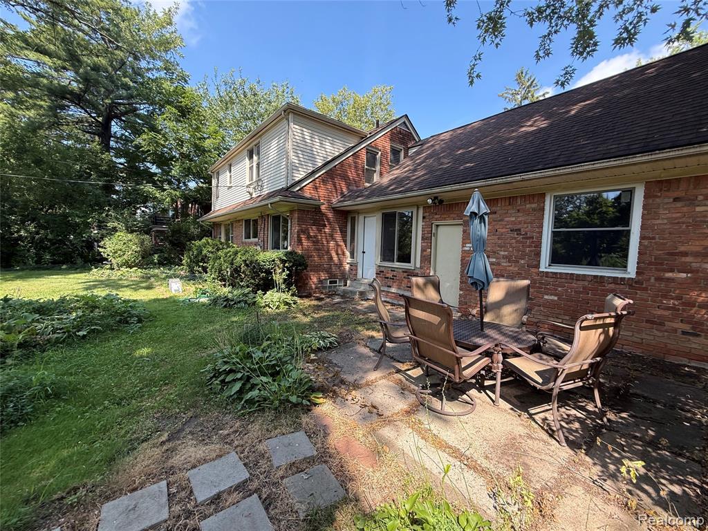 18141 Sunnybrook Avenue, Lathrup Village, MI 48076 — Photo 44