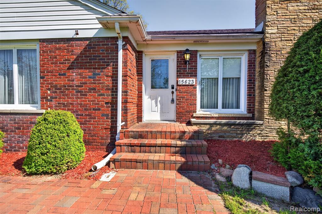 15623 Millar Road, Clinton Twp, MI 48036 — Photo 10