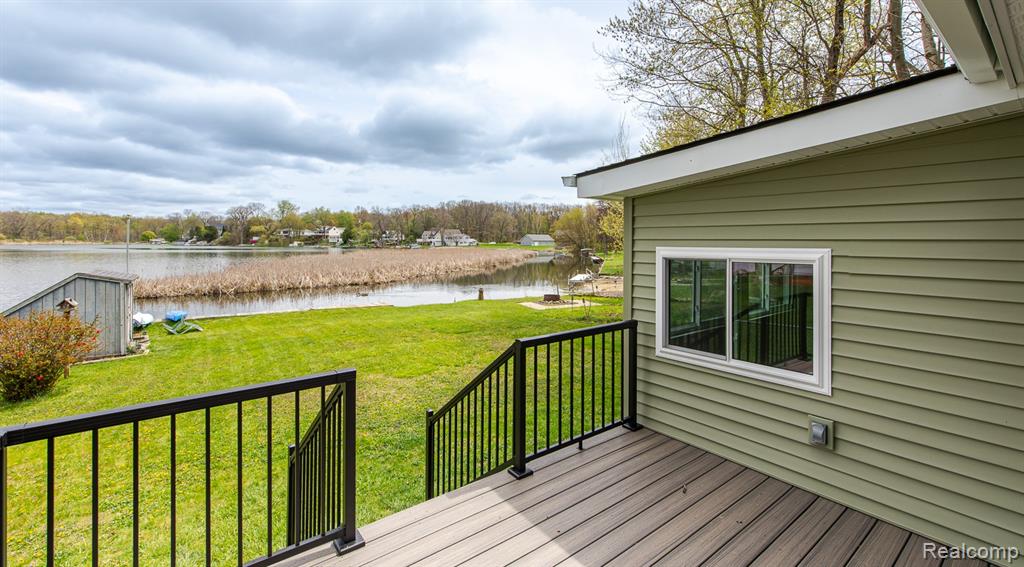 1998 Lakeview Drive, Lapeer, MI 48446 — Photo 28