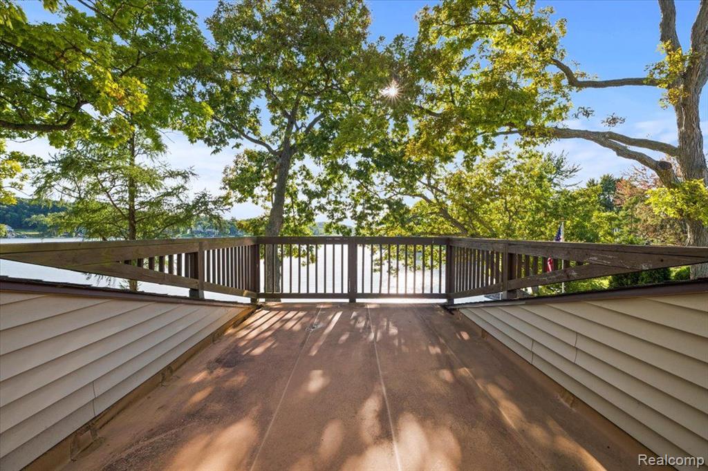 3979 LOTUS Drive, Waterford, MI 48329 — Photo 34