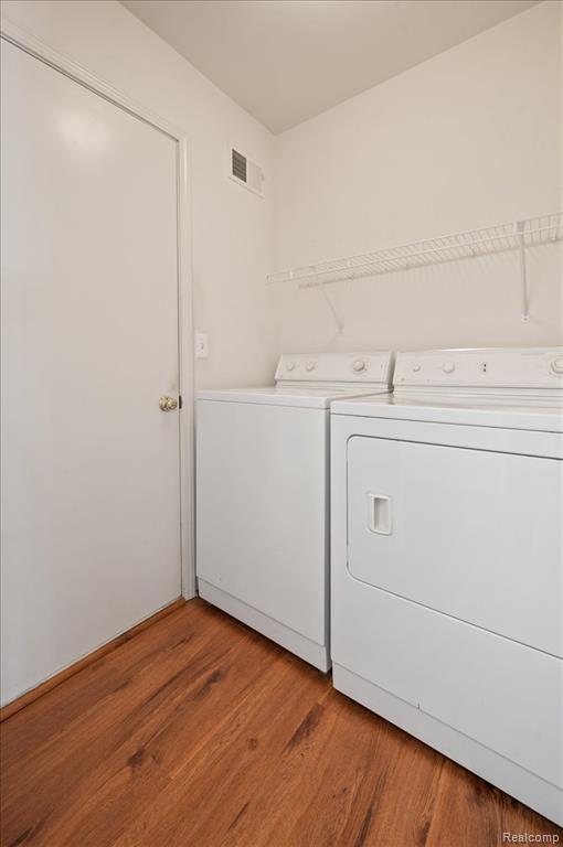 913 Rikki Ann Court, Wixom, MI 48393 — Photo 23