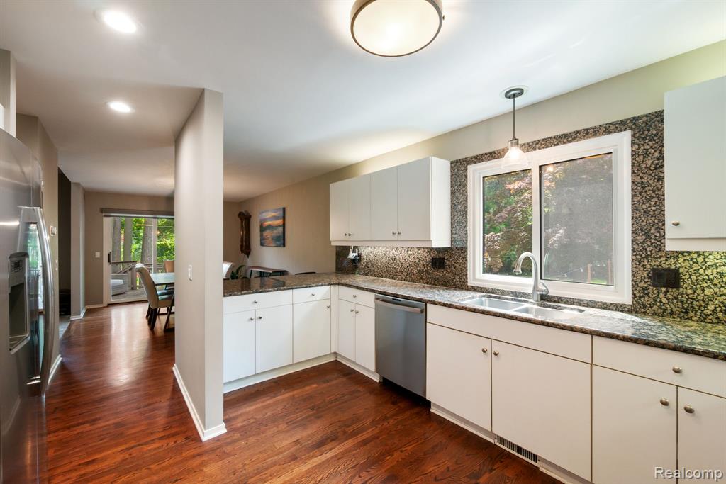 5775 Eastman Boulevard, West Bloomfield, MI 48323 — Photo 18