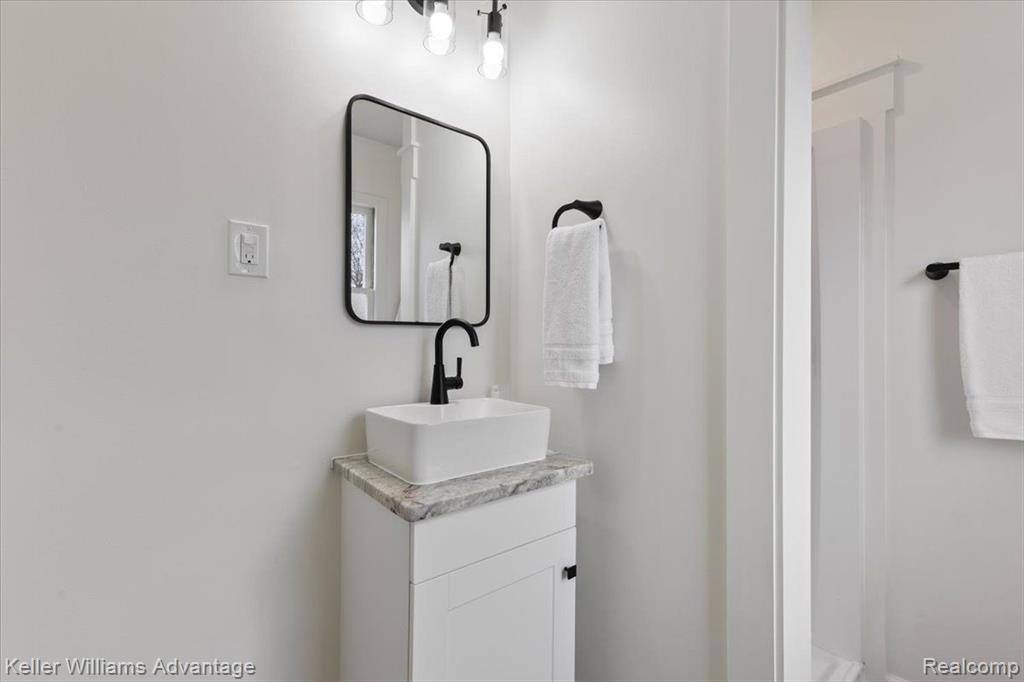 538 HENDRICKSON Boulevard, Clawson, MI — Photo 21
