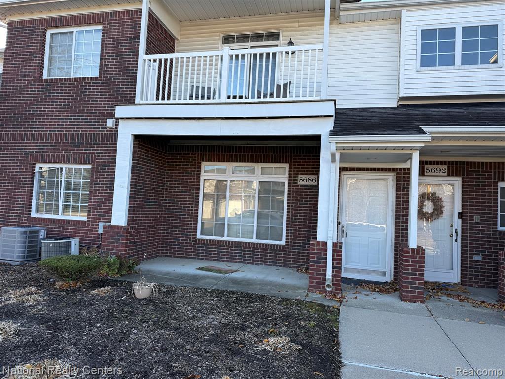 5686 Acorn Lane, Sterling Heights, MI 48314 — Photo 2