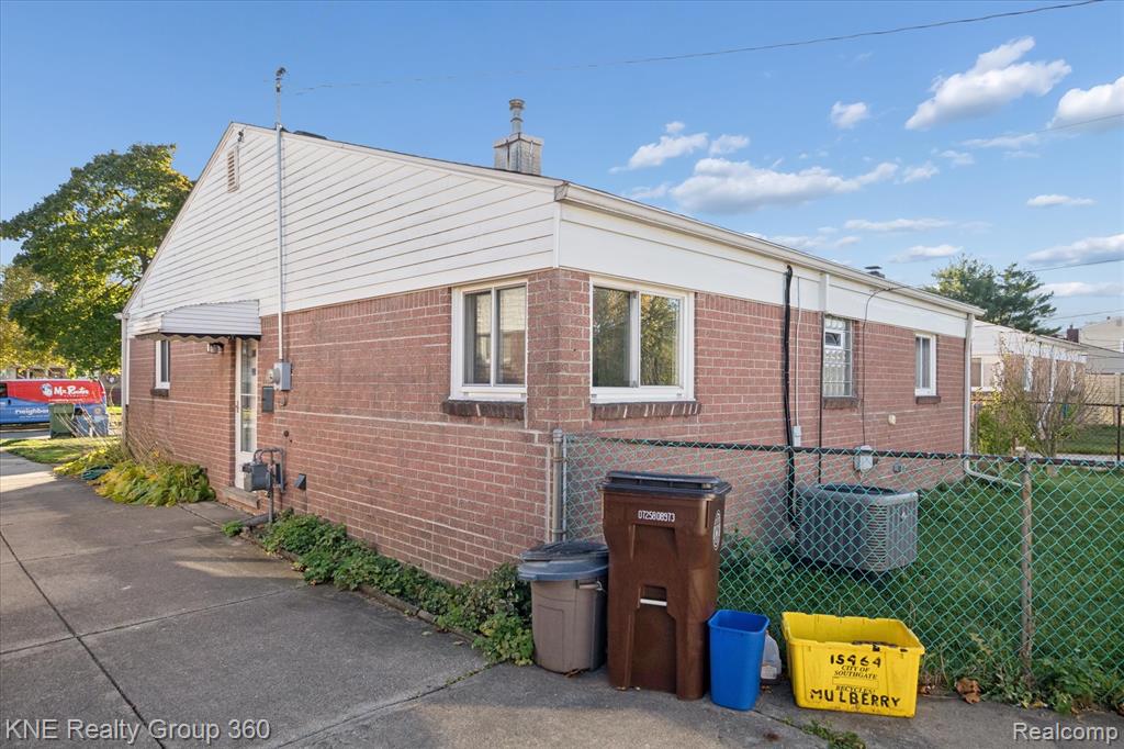 15464 Mulberry Street, Southgate, MI 48195 — Photo 30