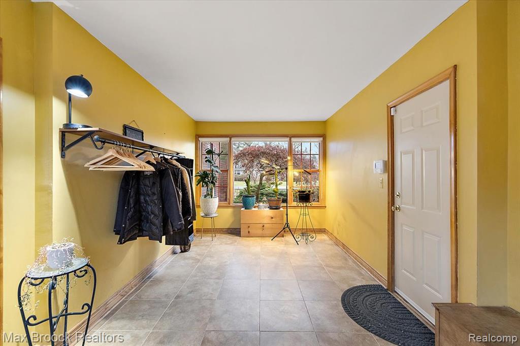 32350 Sheridan Drive, Beverly Hills, MI 48025 — Photo 15