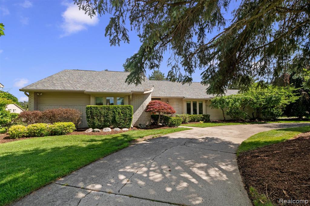 4771 Mada Court, West Bloomfield, MI — Photo 34