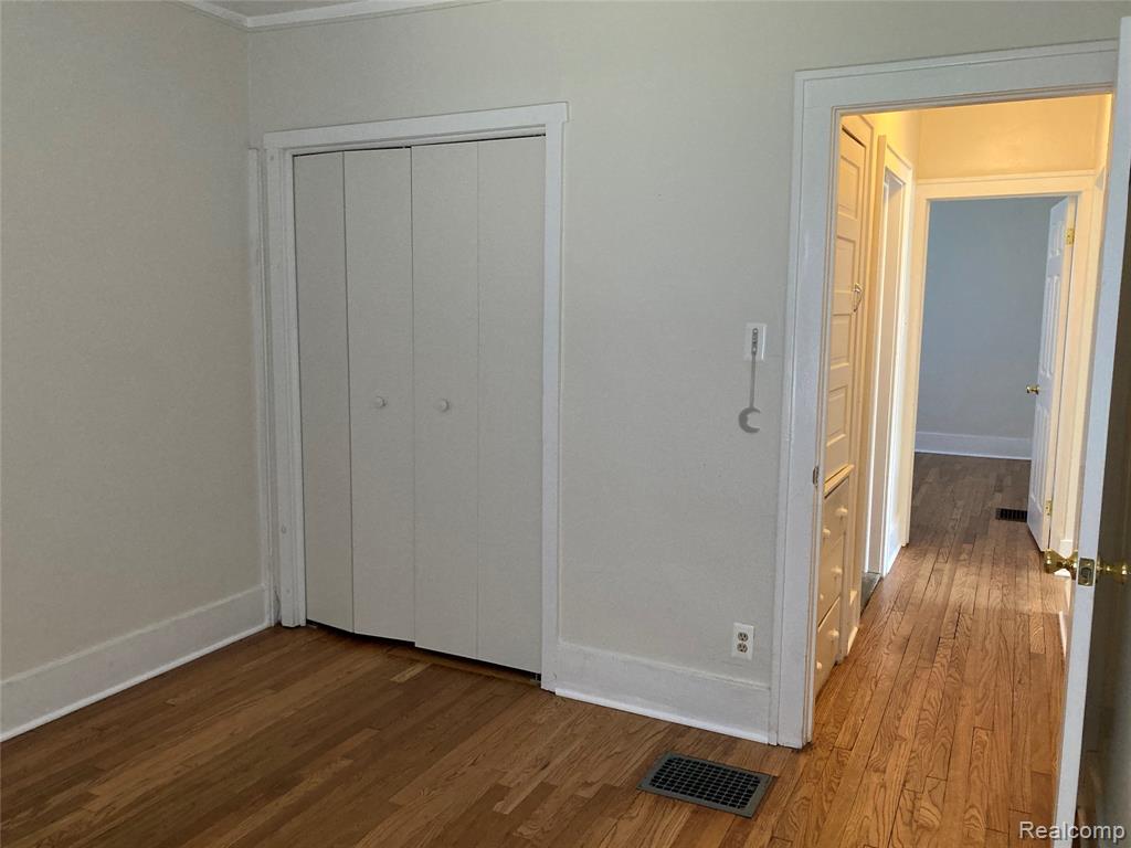 887 SAINT CLAIR LOWER Street, Grosse Pointe, MI 48230 — Photo 14
