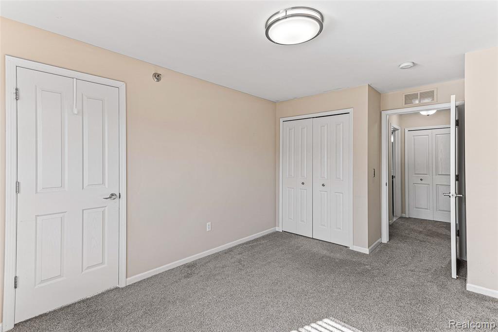 5201 Widgeon Lane, Walled Lake, MI 48390 — Photo 16