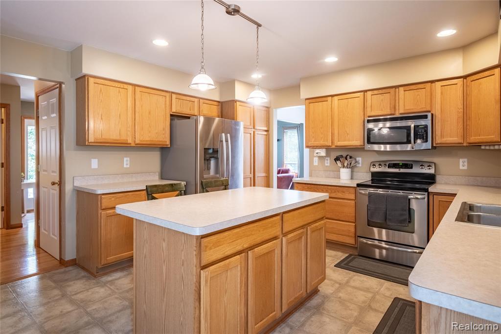 597 Cardigan Court, Saline, MI 48176 — Photo 3