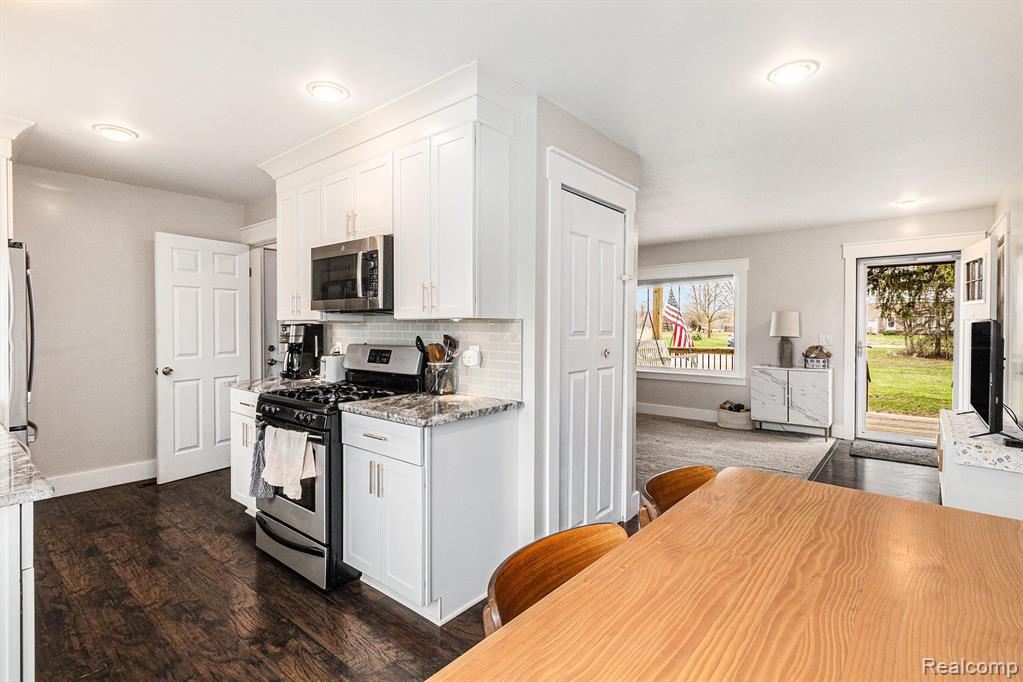 6211 E ALLEN Road, Fenton, MI 48430 — Photo 10