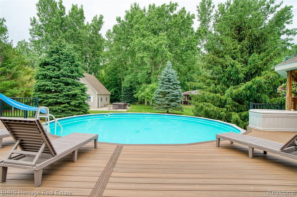 6952 Sharpe Road, Fowlerville, MI 48836 — Photo 52